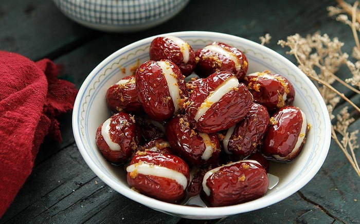 Cách làm táo đỏ nhồi gạo nếp lạ miệng hấp dẫn cho bữa trà chiều